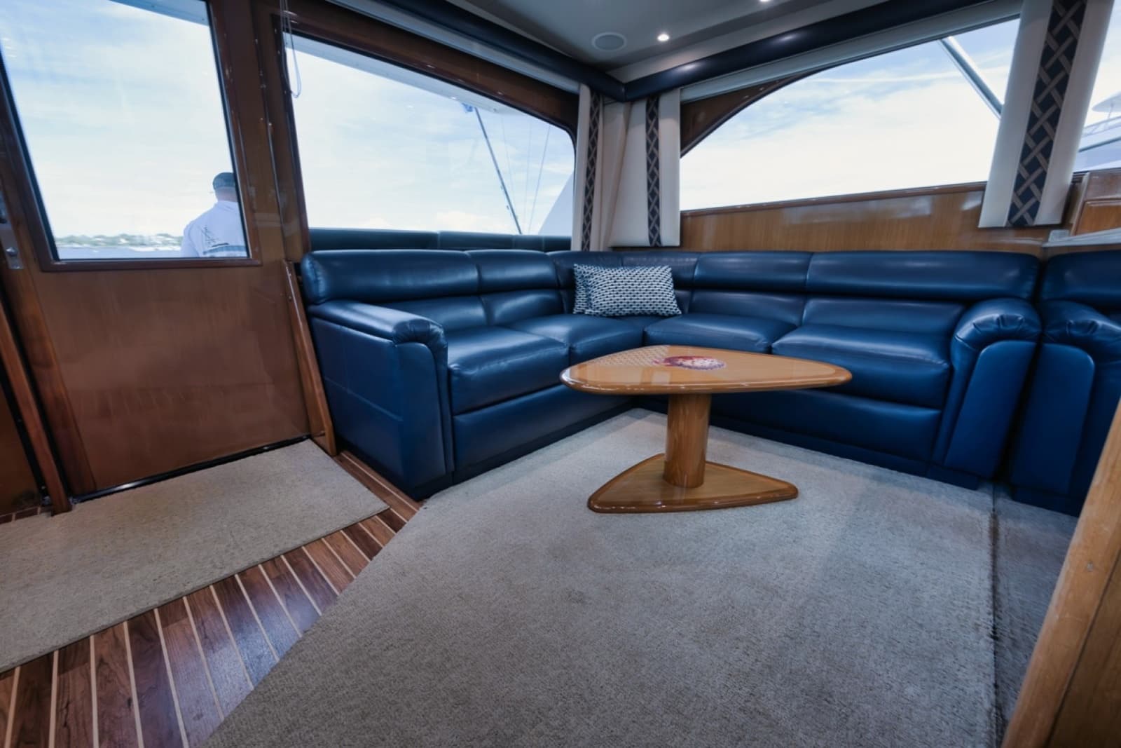 2003 Viking 52 Convertible - Photo 7
