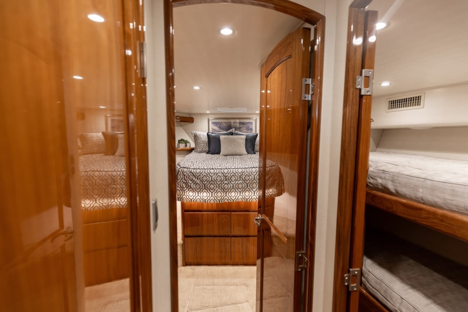 2018 Viking 52 Sport Tower - Photo 31