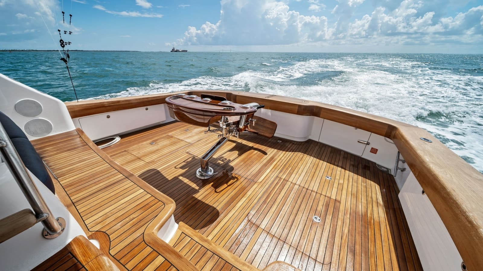 2024 Viking 64 Convertible - Photo 7