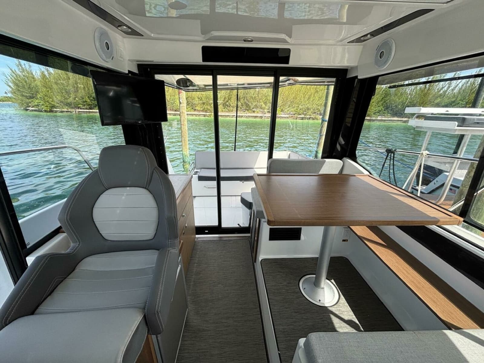 2020 Jeanneau NC895 - Photo 2
