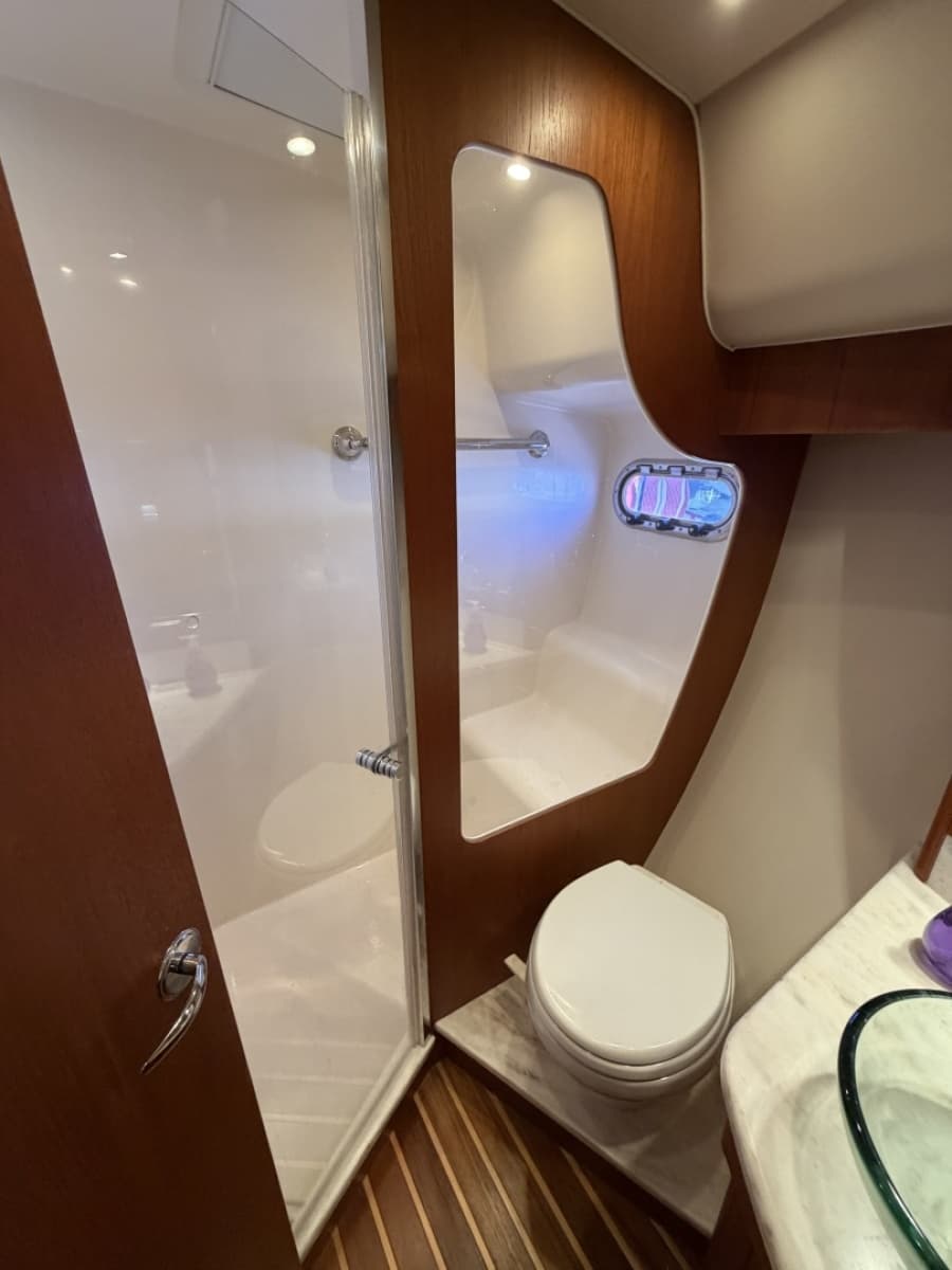 2013 Tiara Yachts 4500 Sovran - Photo 15
