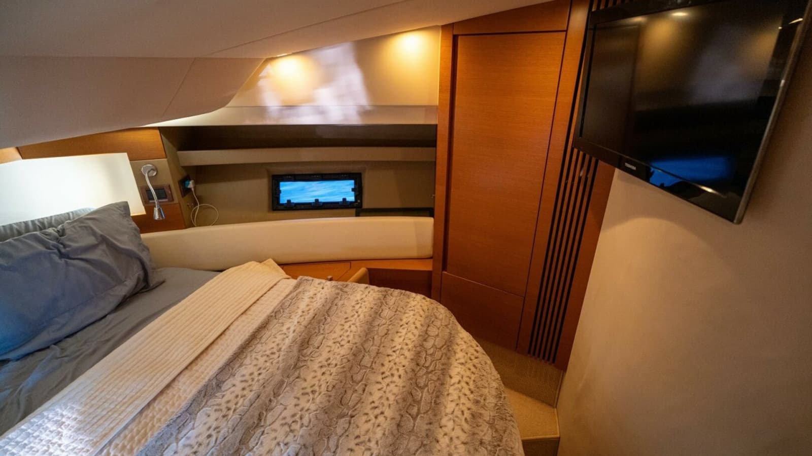 2013 Azimut 40 Flybridge - Photo 49