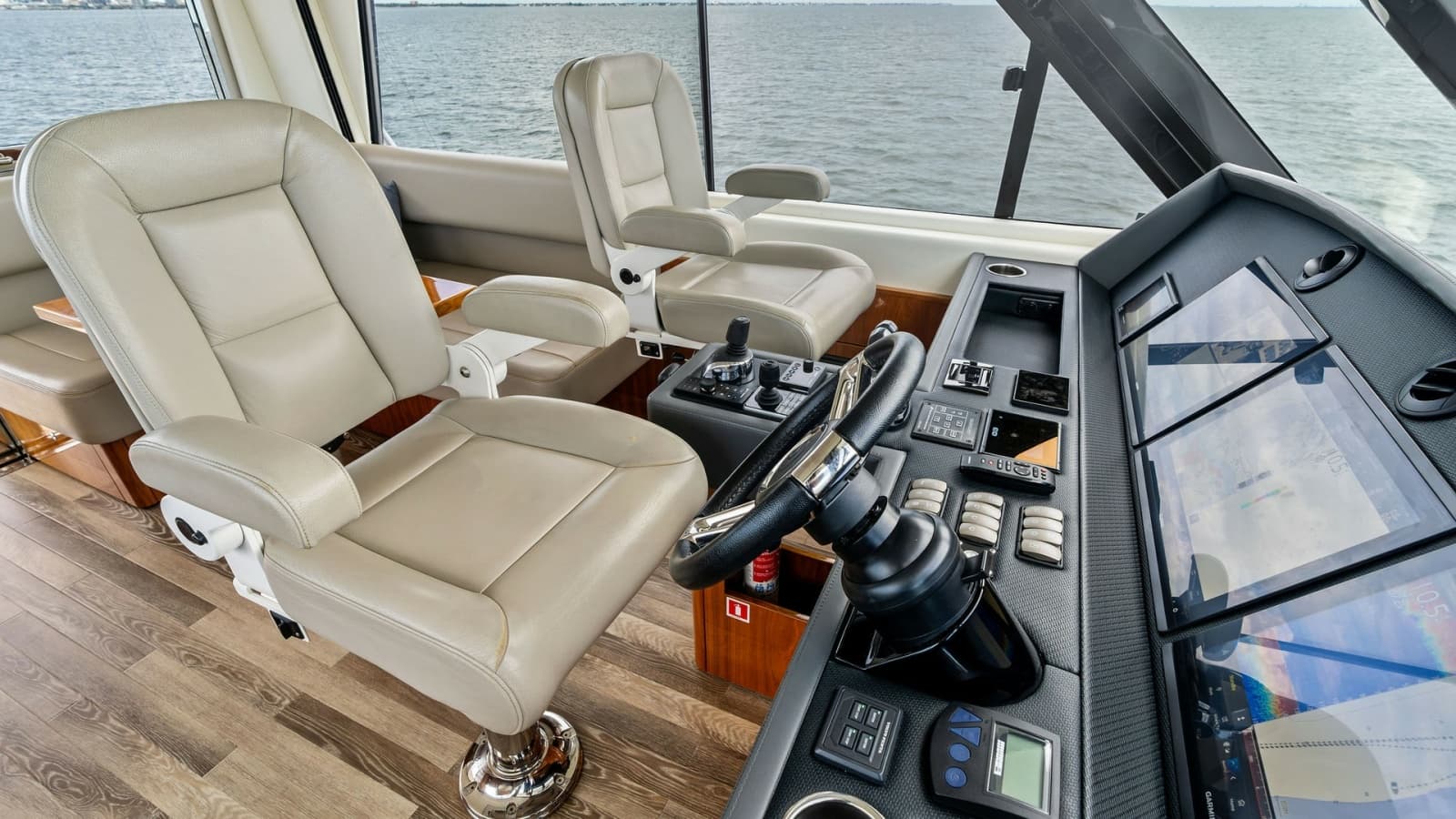2021 Riviera 57 Enclosed Bridge - Photo 47
