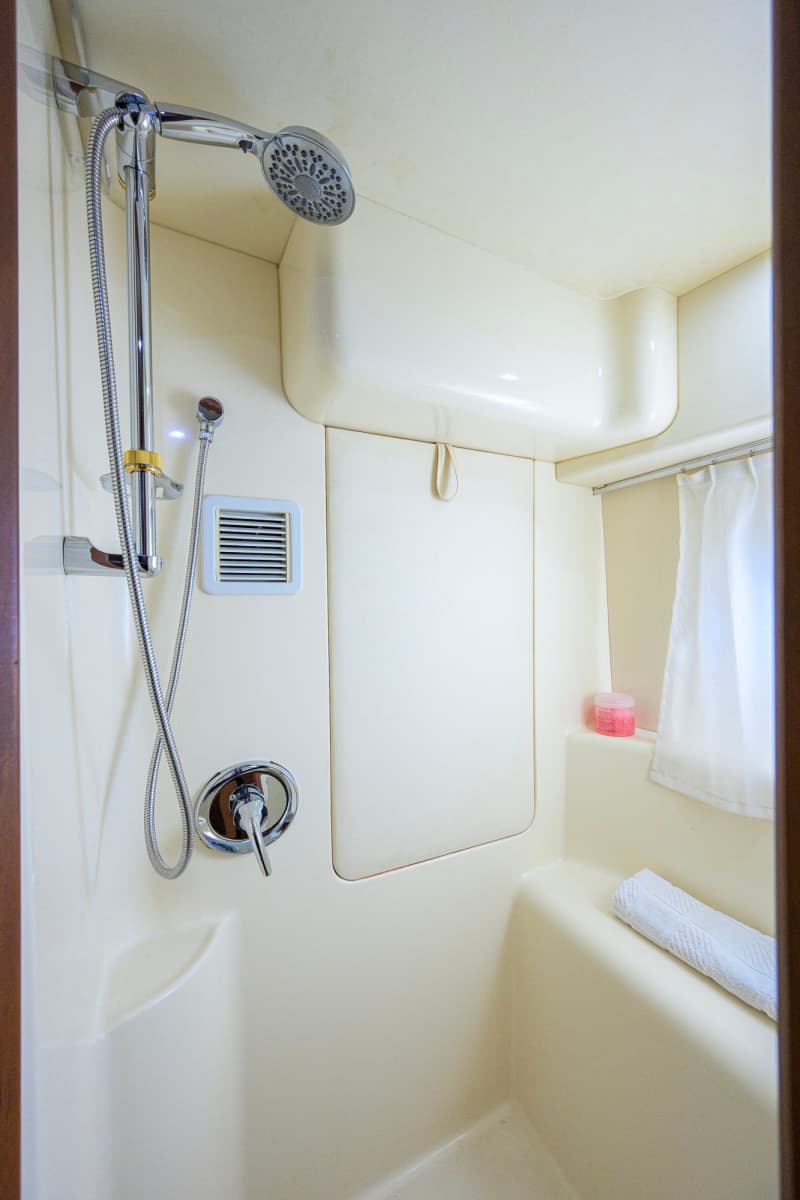 2005 Silverton 39 Motor Yacht - Photo 44