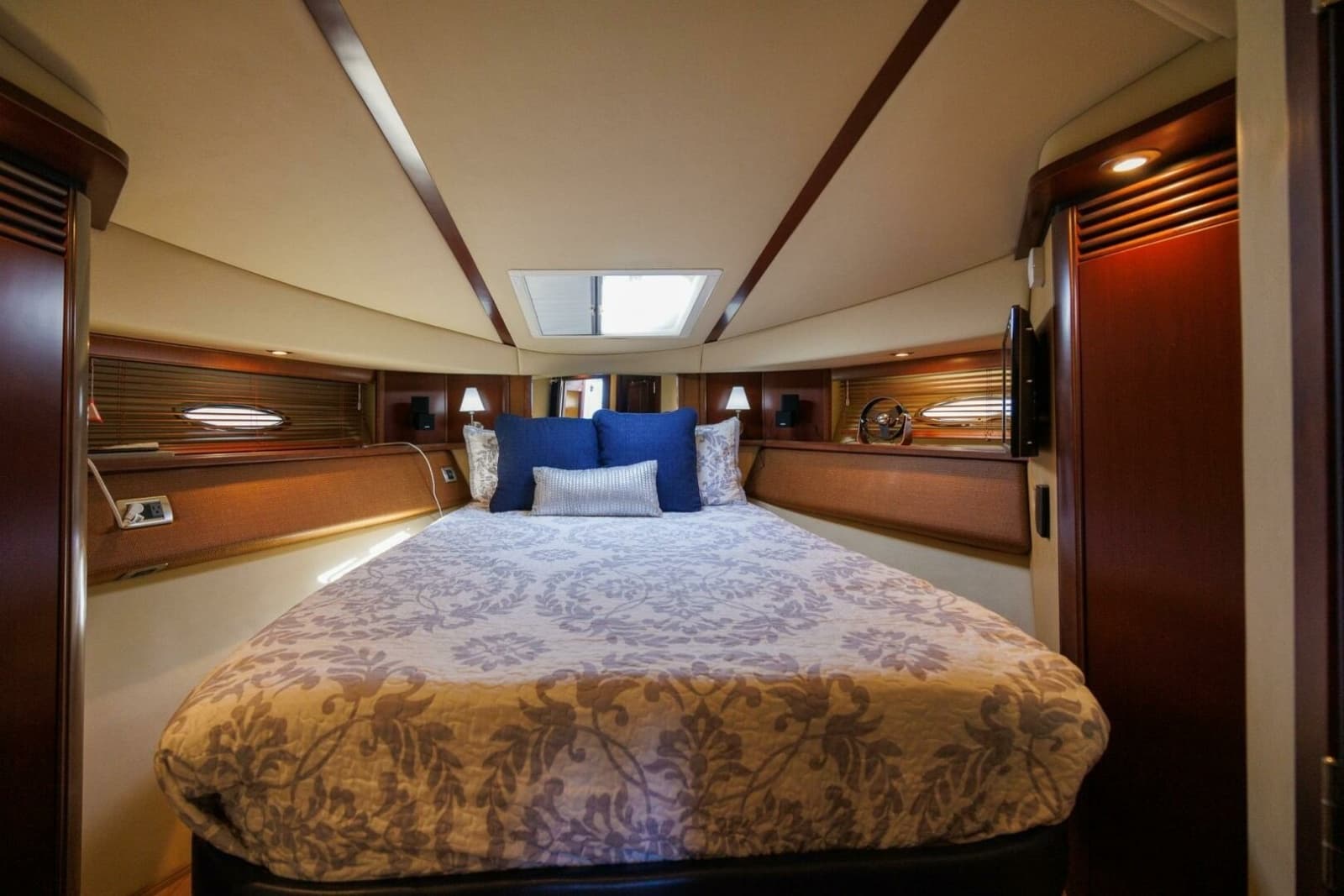 2006 Sea Ray 52 Sedan Bridge - Photo 27