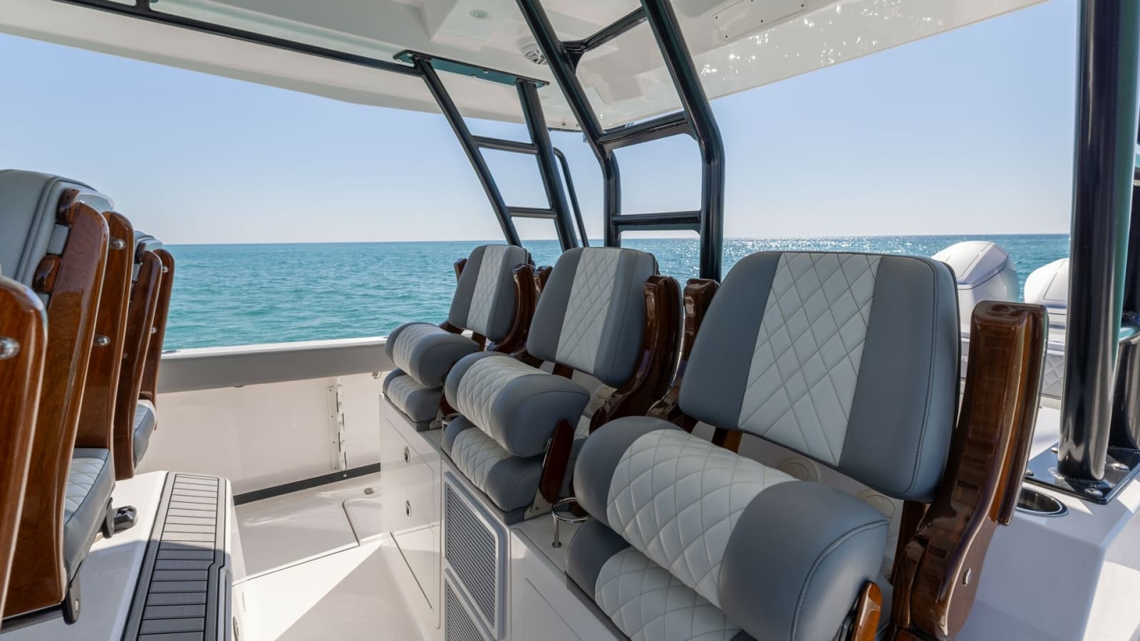 2023 Everglades 455 Center Console - Photo 13