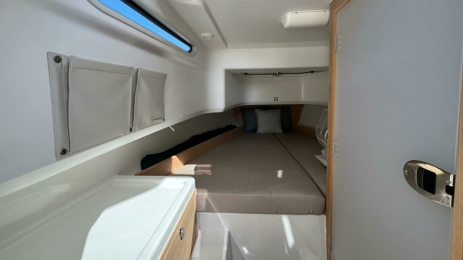 2024 Nimbus Tender 8 - Photo 17