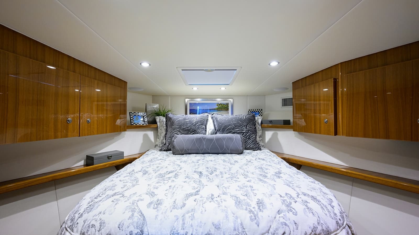 2022 Viking 44 Open - Photo 17