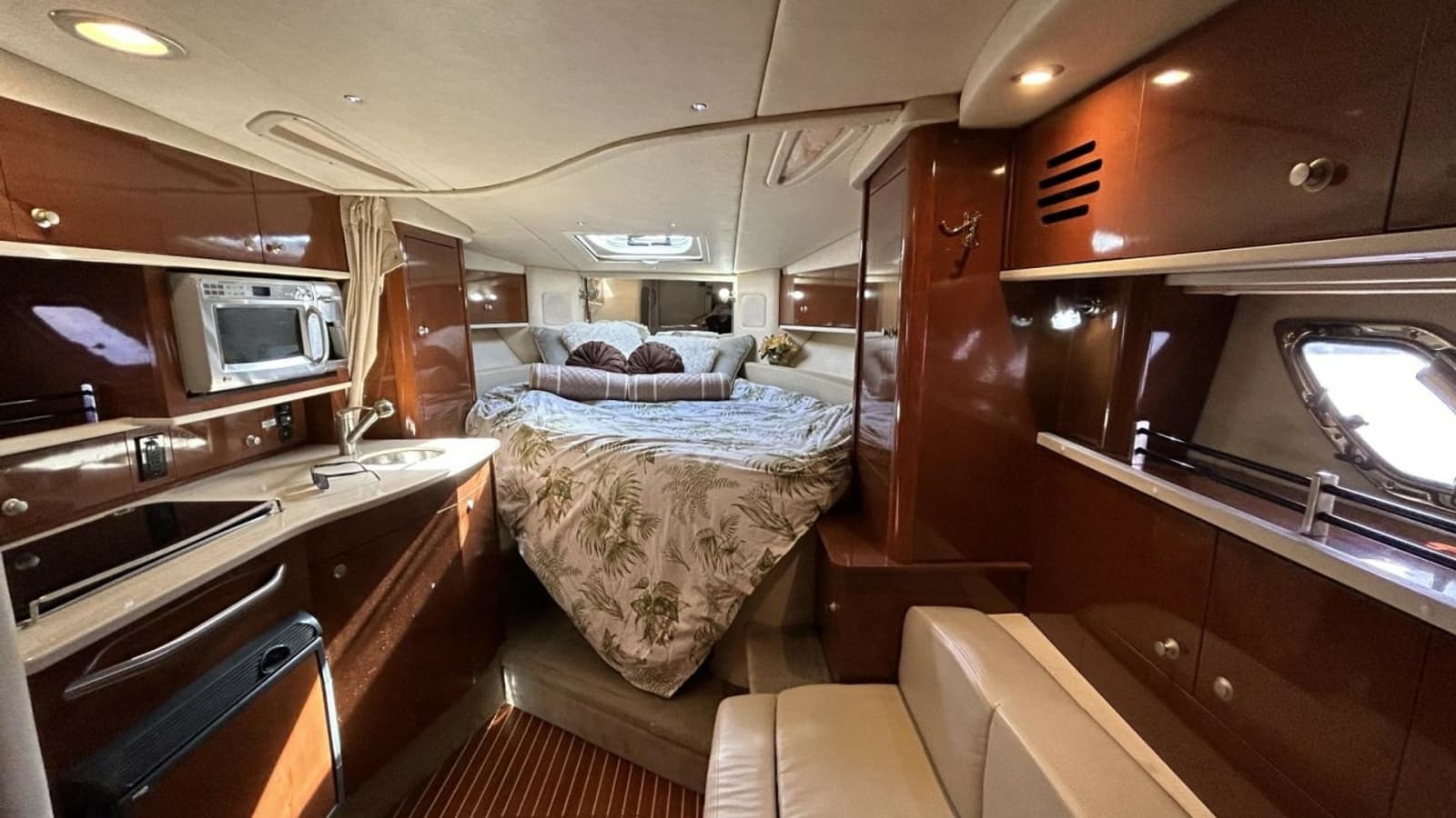2009 Sea Ray 310 Sundancer - Photo 11