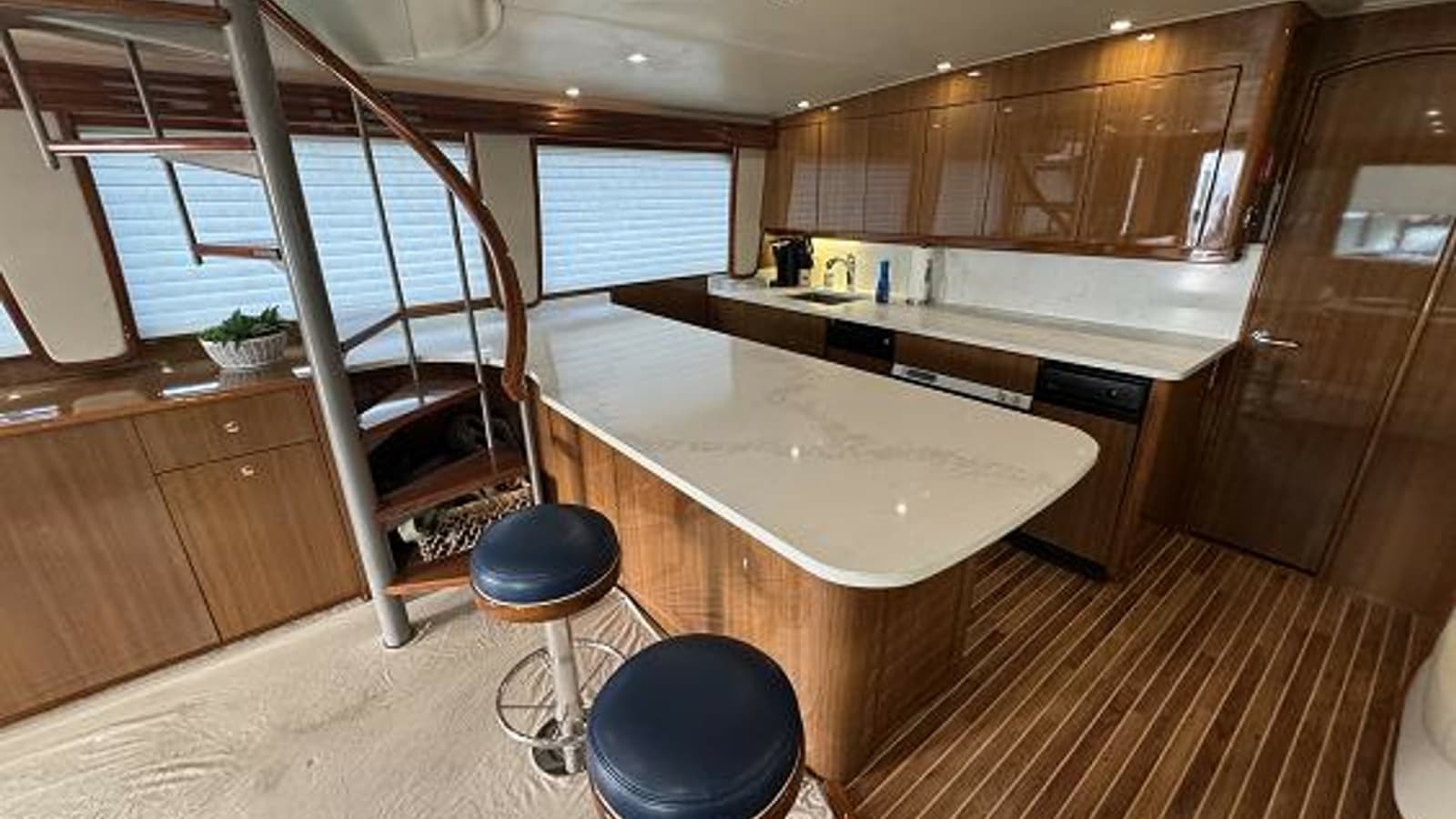2007 Viking 74 Enclosed Bridge - Photo 5