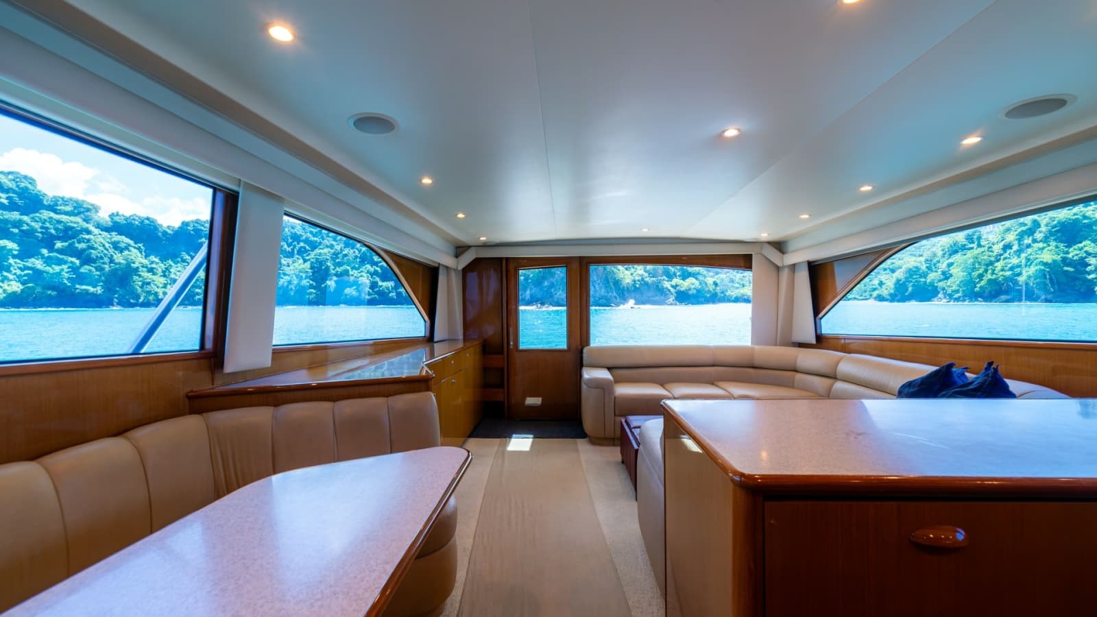 2001 Viking 61 Convertible - Photo 13