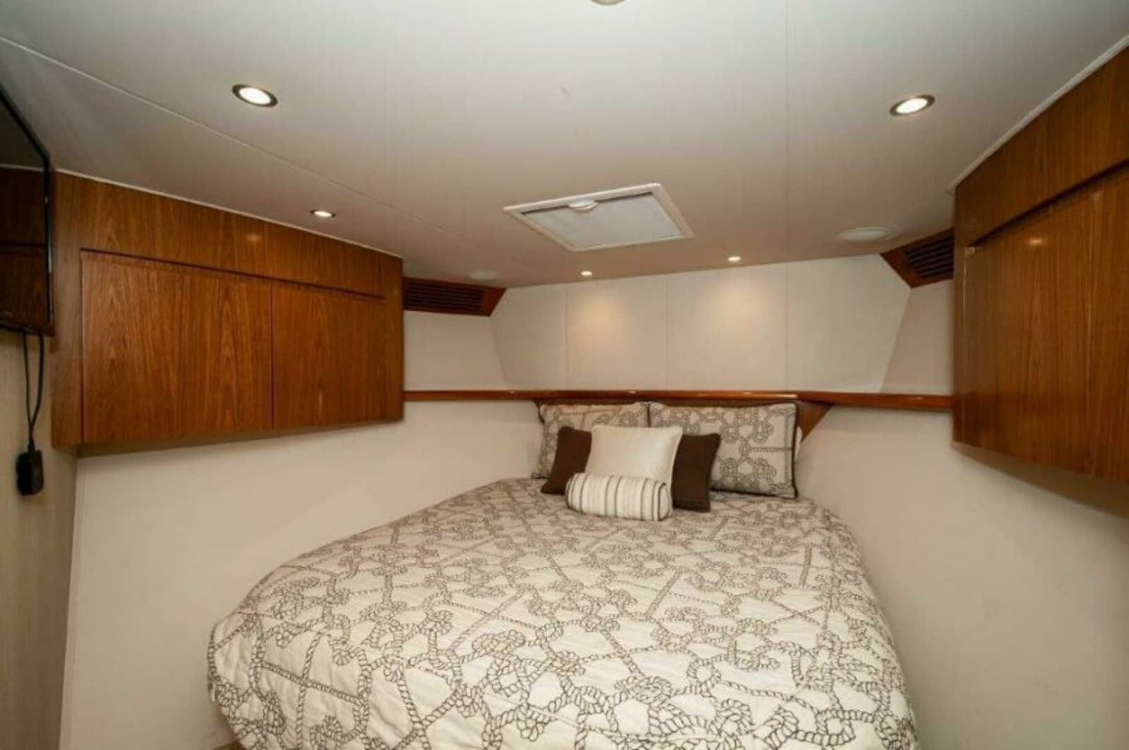 2012 Viking 76 Enclosed Sky Bridge - Photo 37