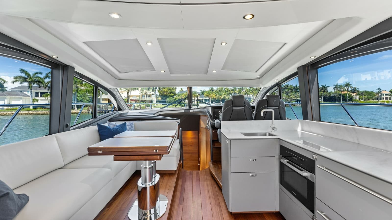 2026 Princess V55 - Photo 17