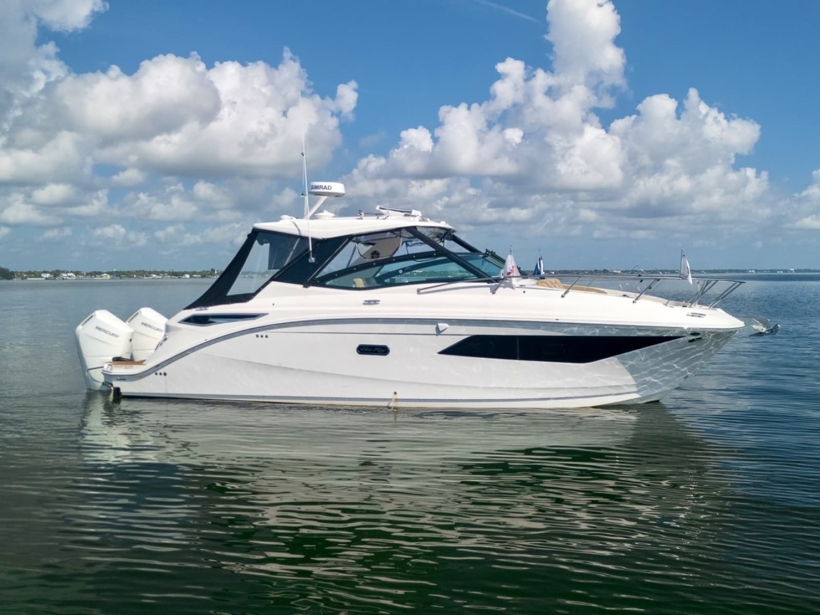 2025 Sea Ray 320 Sundancer - Photo 1
