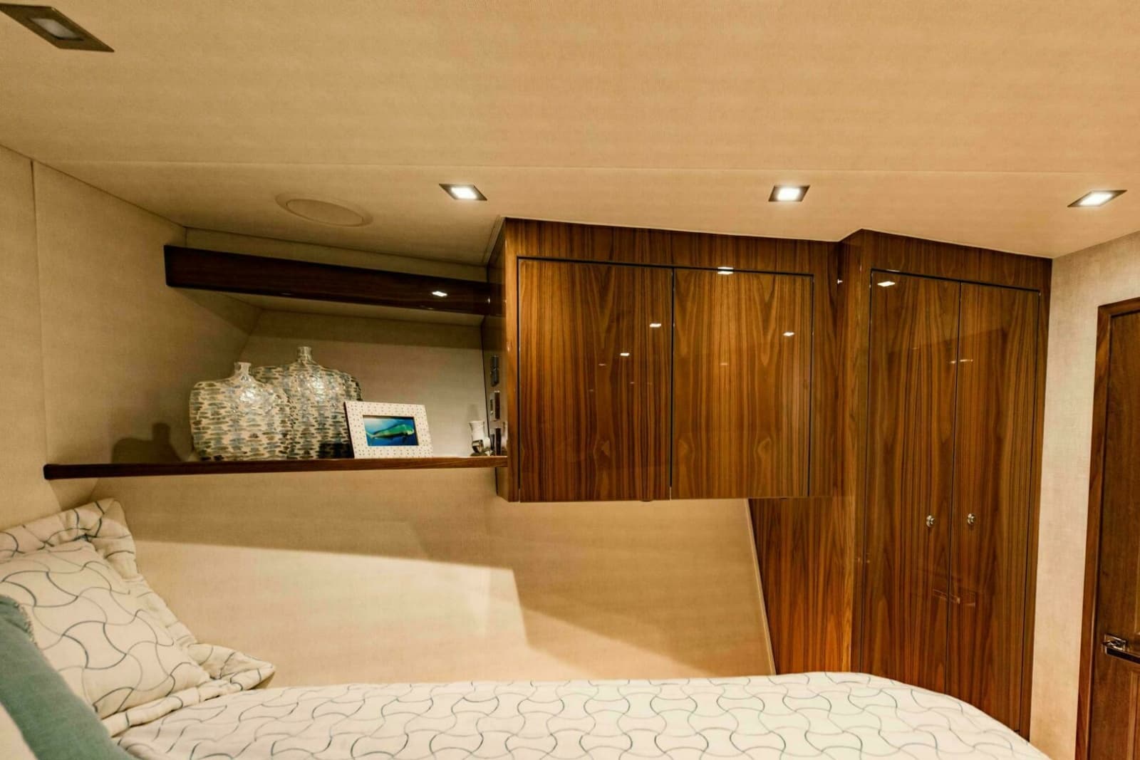 2020 Viking 72 Enclosed Bridge - Photo 25