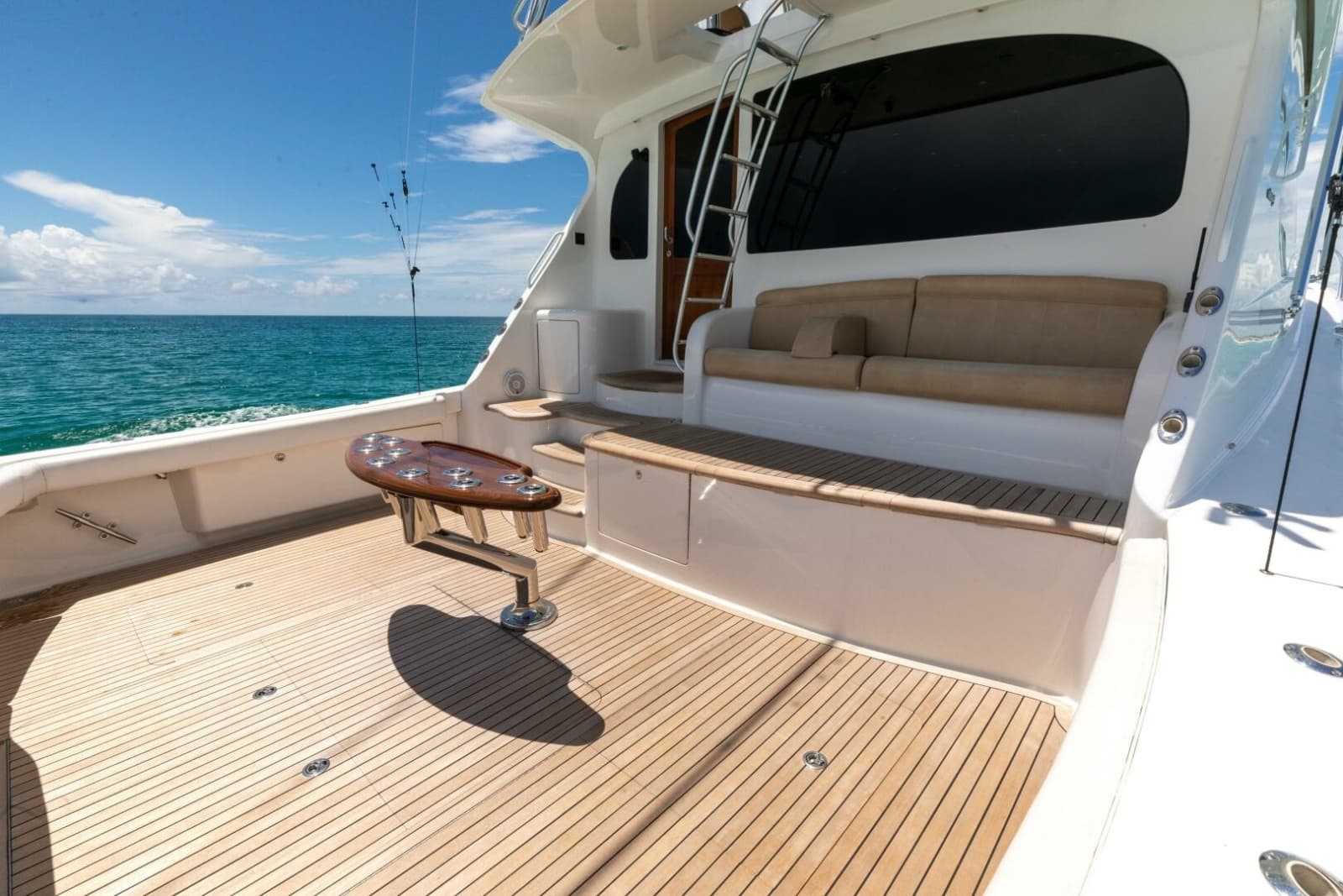 2015 Viking 70 Convertible - Photo 7