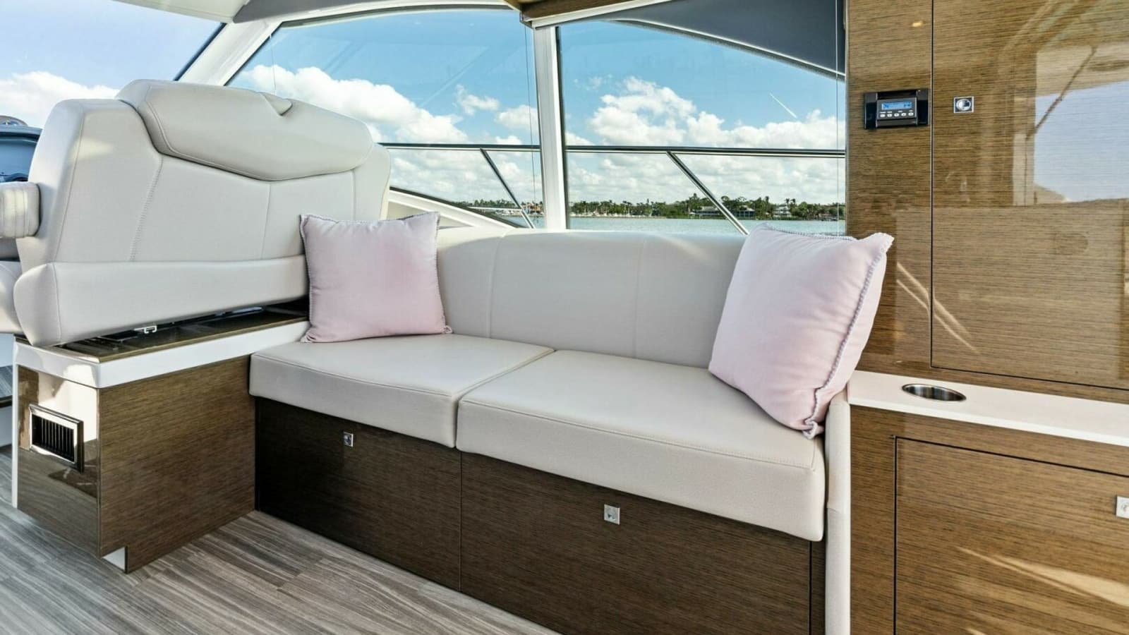 2019 Cruisers Yachts 45 Cantius - Photo 71