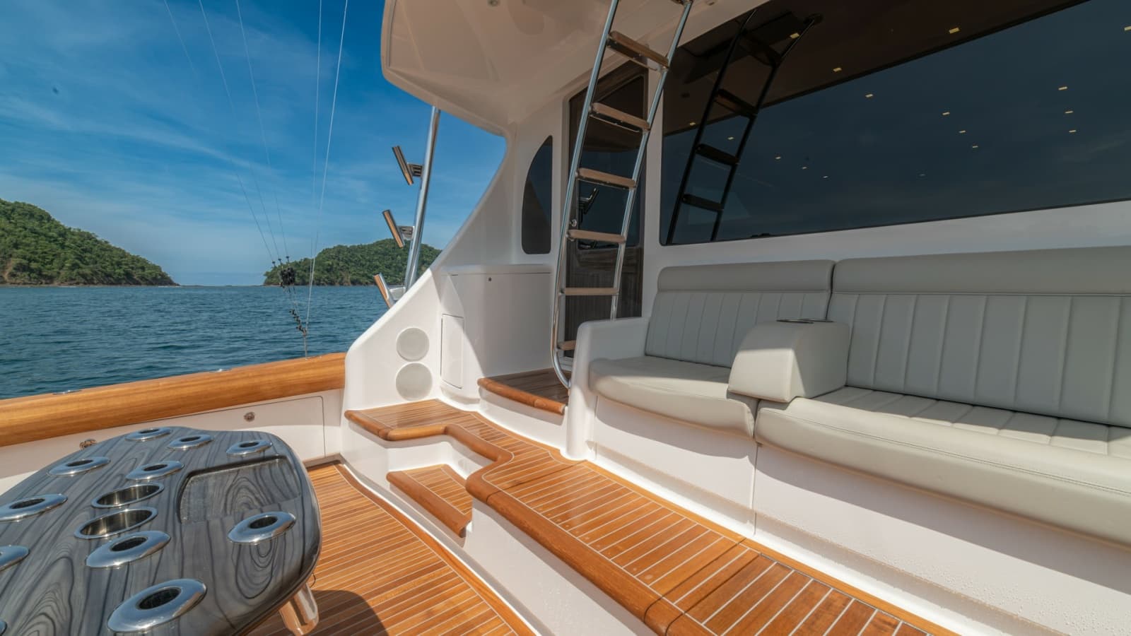 2024 Viking 64 Convertible - Photo 43