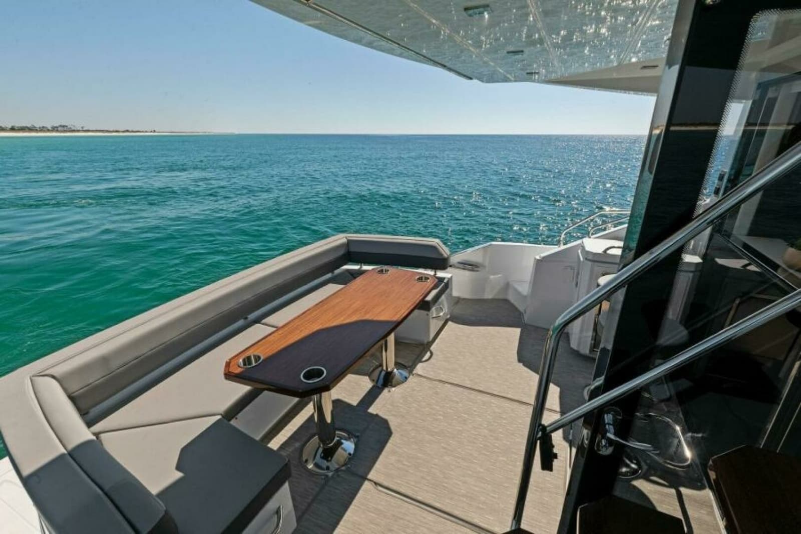 2023 Cruisers Yachts 60 Cantius Fly - Photo 44