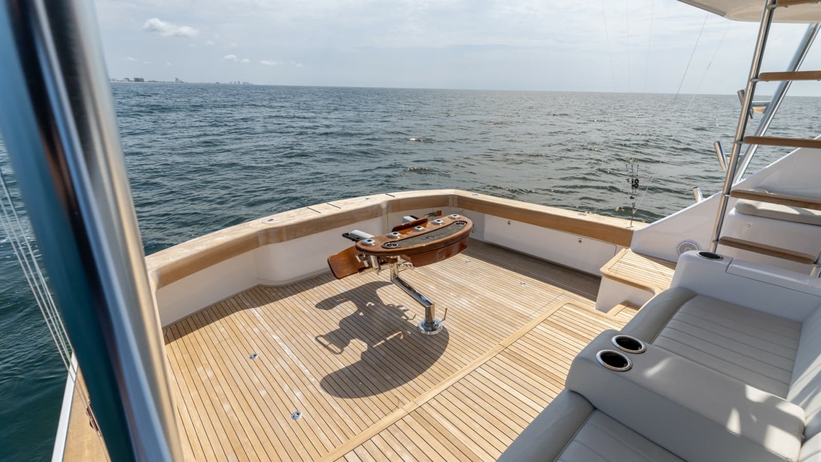 2025 Viking 74 Convertible - Photo 39