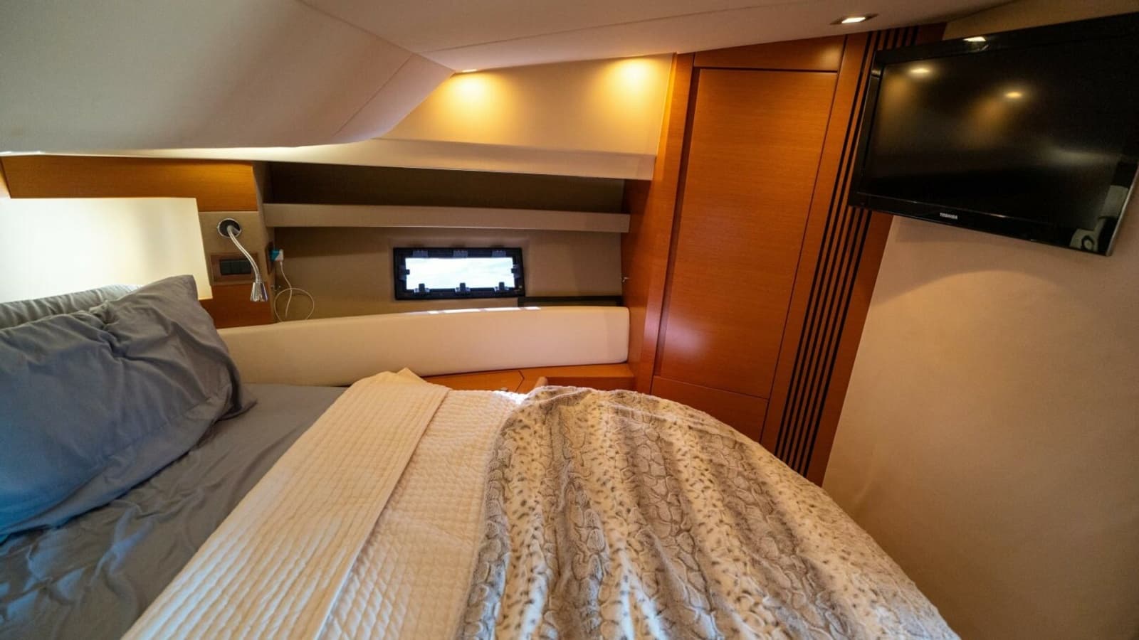 2013 Azimut 40 Flybridge - Photo 37