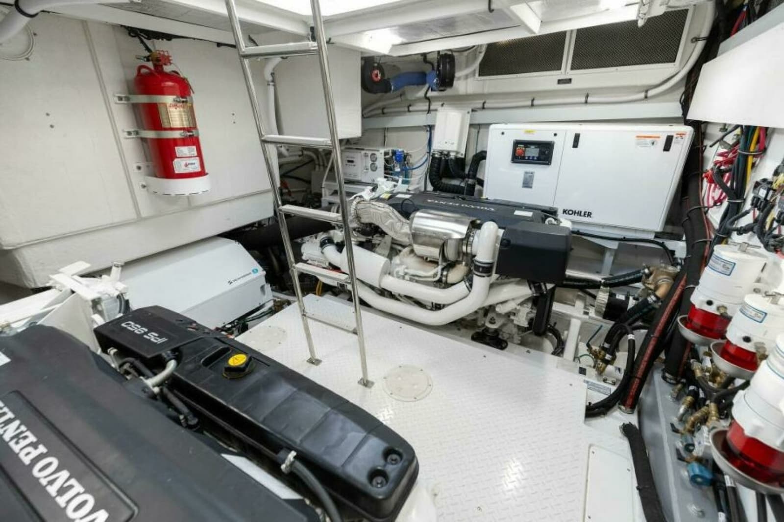 2023 Cruisers Yachts 60 Cantius Fly - Photo 49