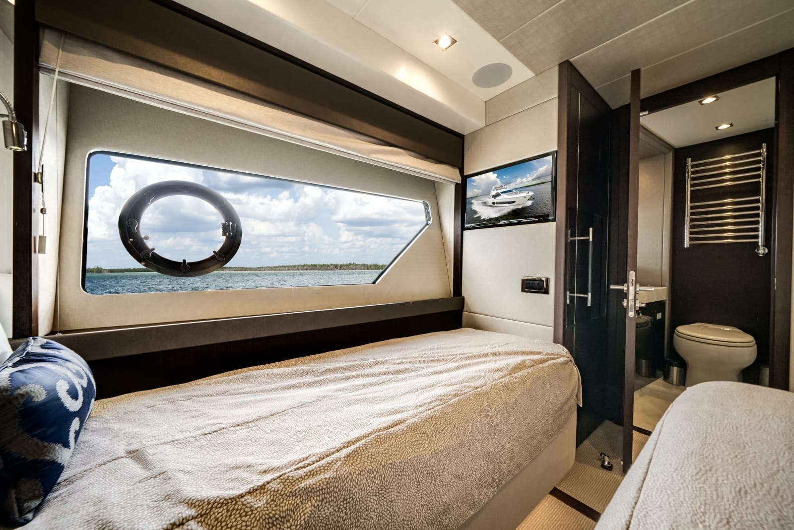 2019 Sunseeker 76 Flybridge - Photo 33