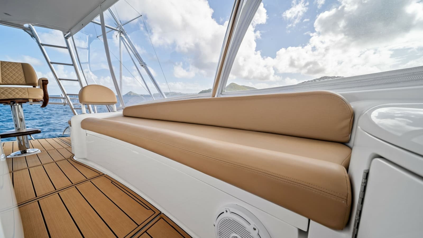 2015 Viking 70 Convertible  - Photo 49