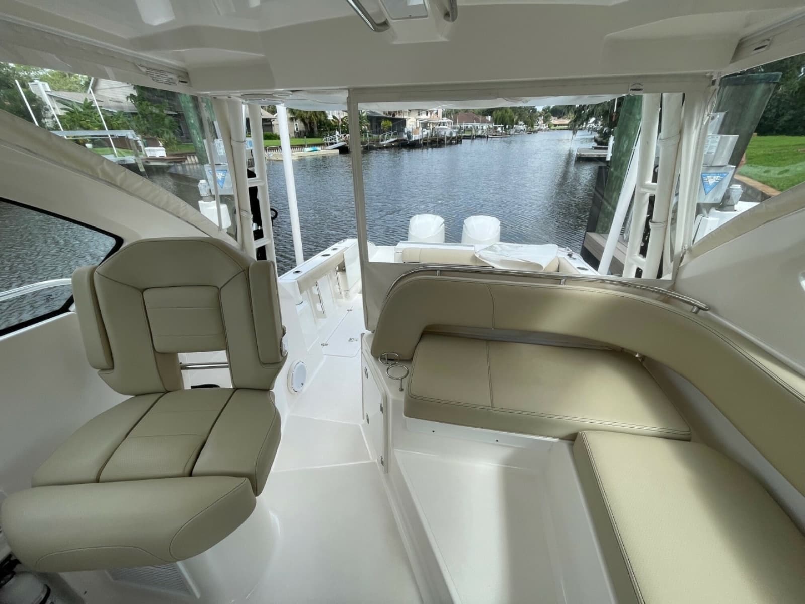 2017 Pursuit 325 OS - Photo 22