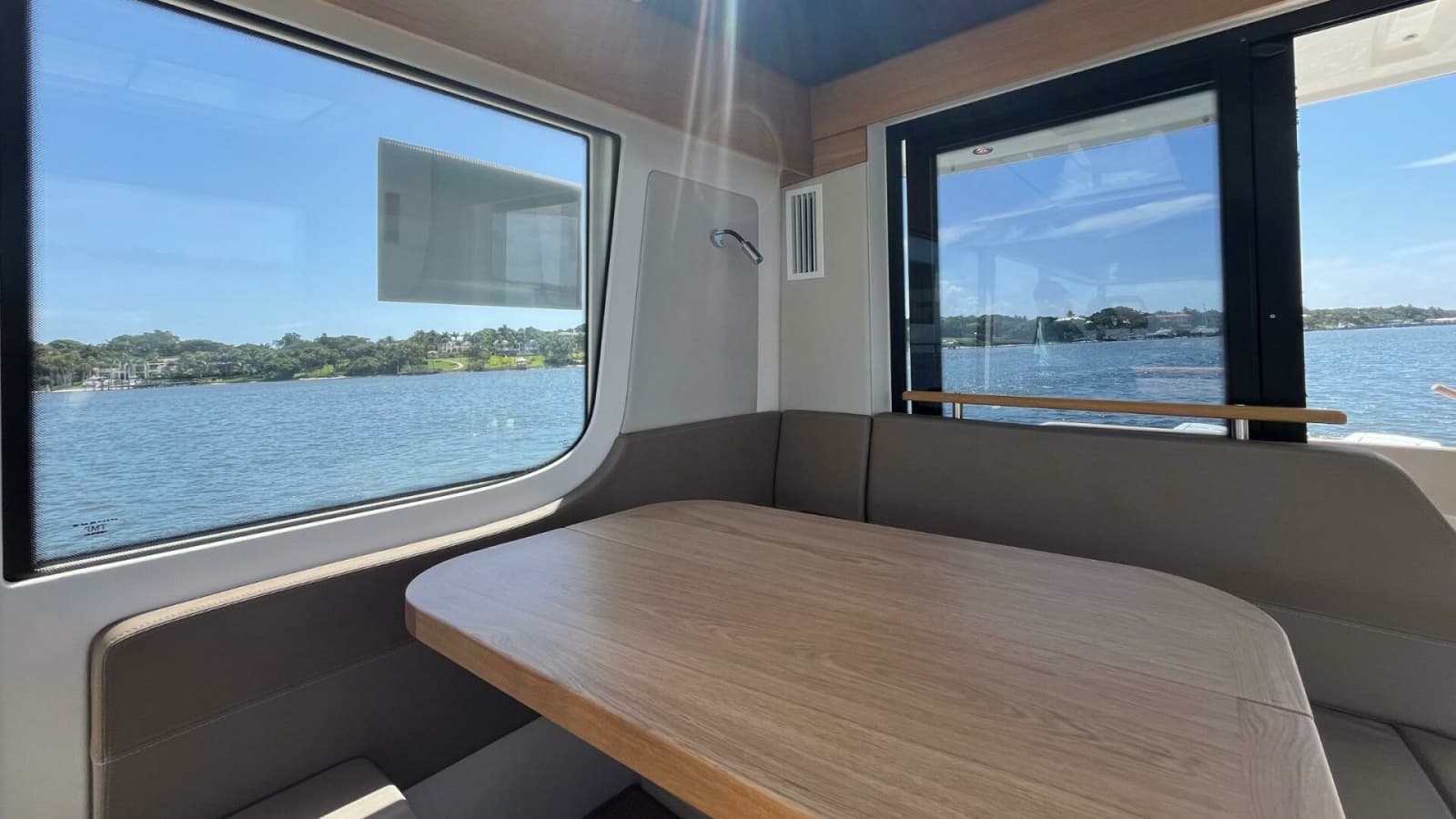 2025 Nimbus Commuter 11 - Photo 14