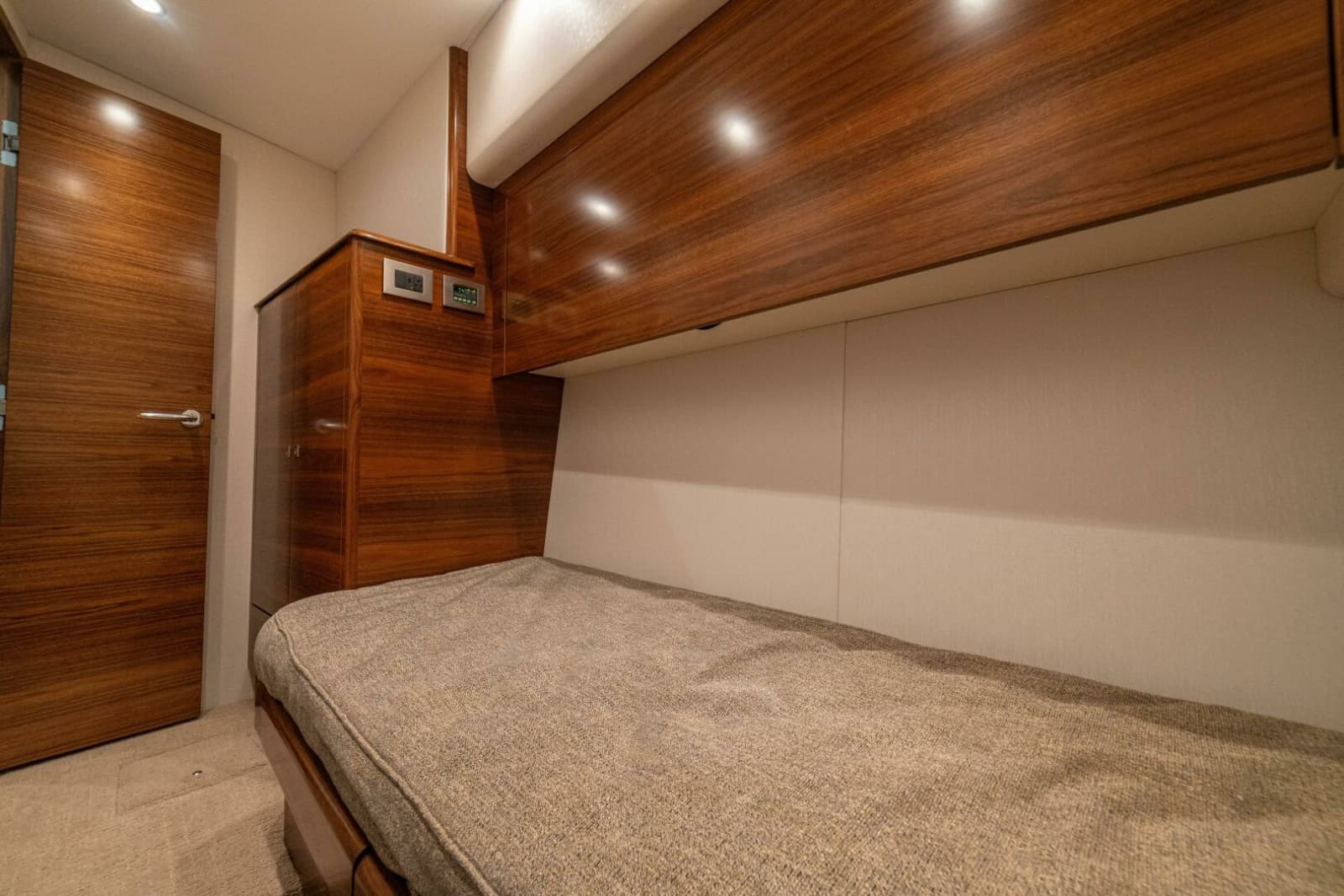 2025 Viking 58 Convertible - Photo 30