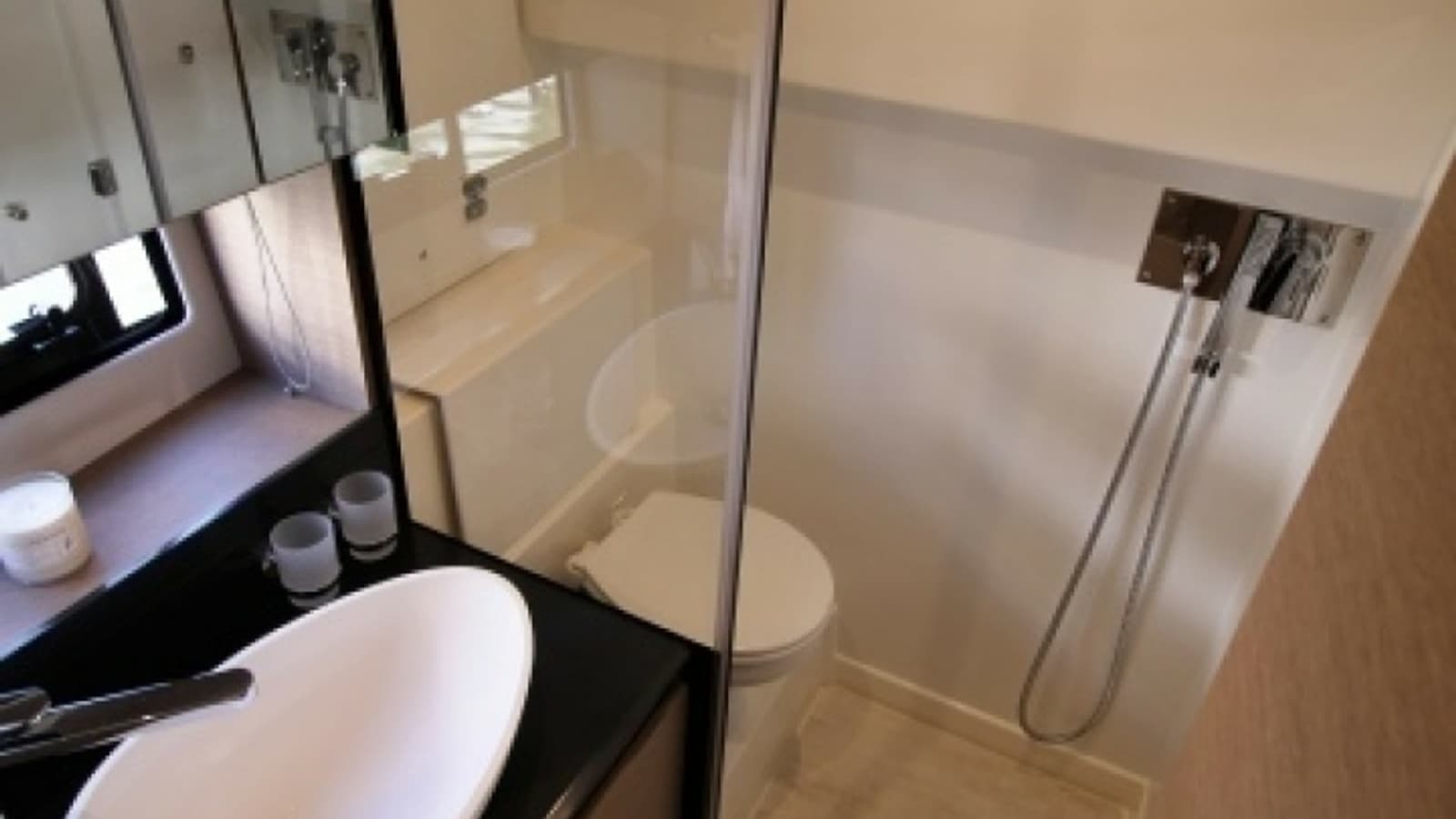 2018 Prestige 460 - Photo 28