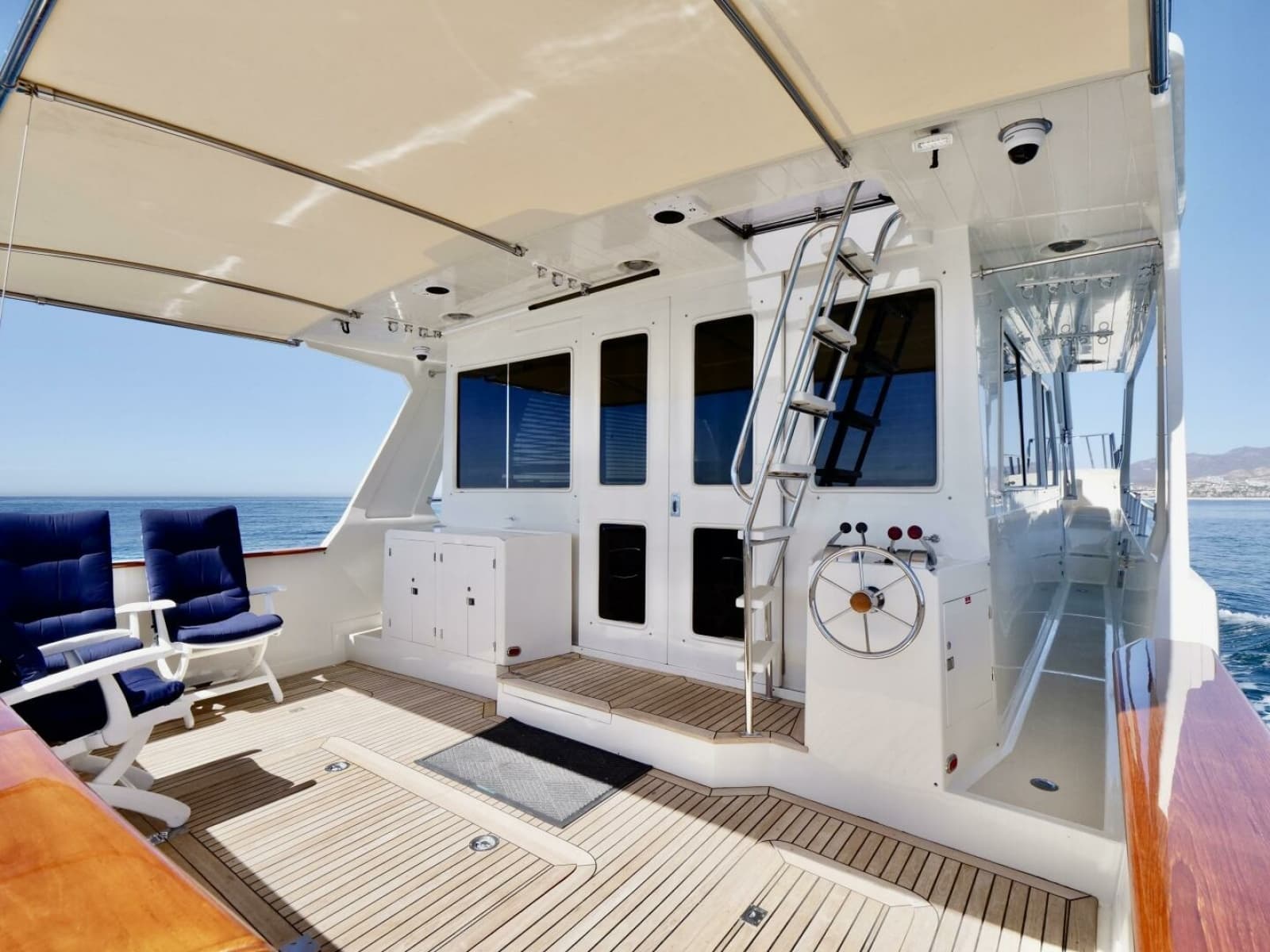 2000 Offshore Yachts 62 Pilothouse - Photo 6