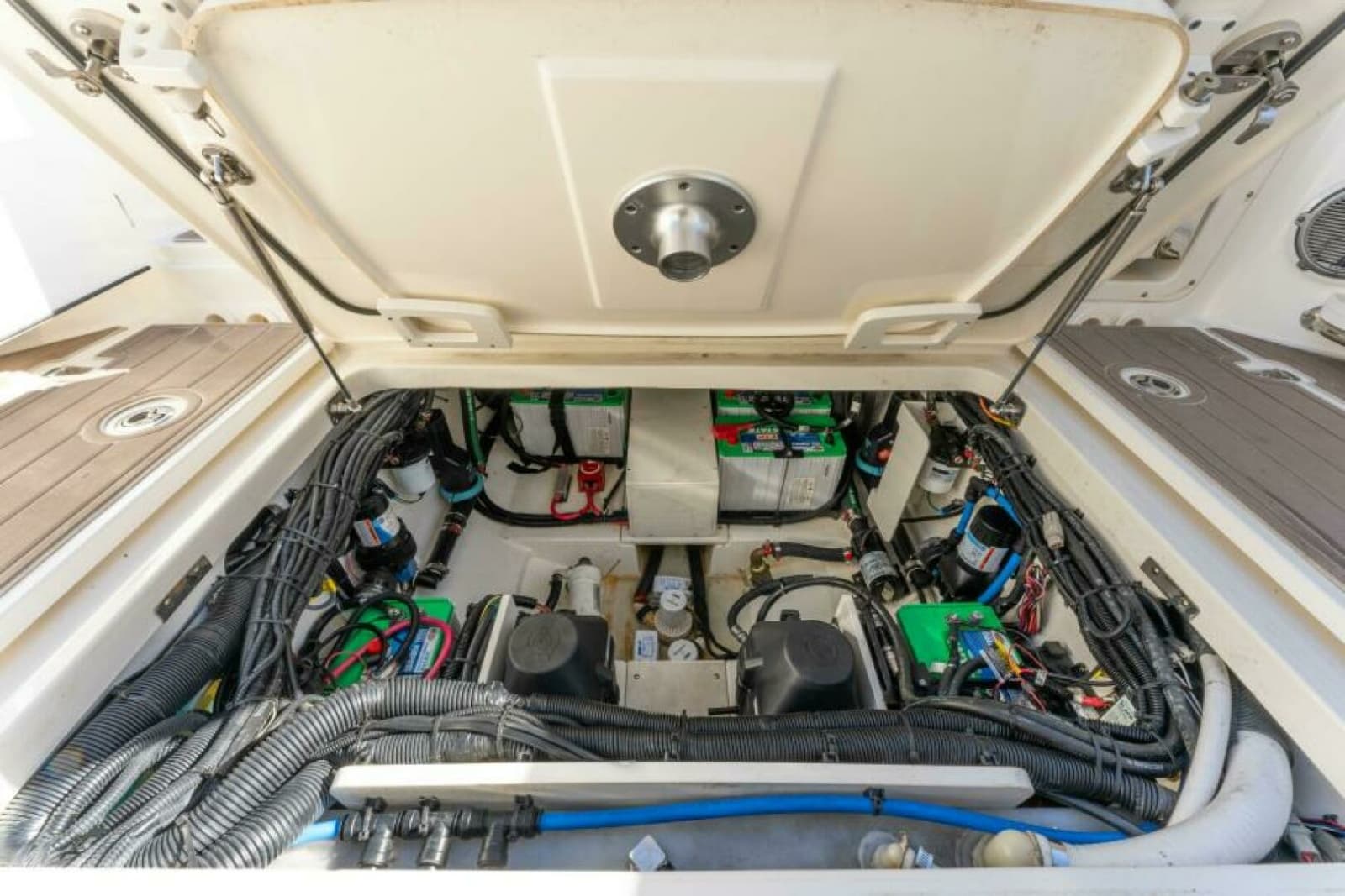 2017 Boston Whaler 320 Vantage - Photo 19