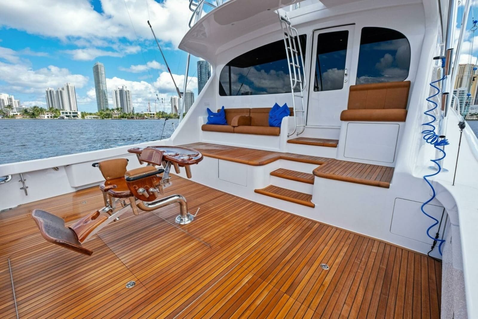 2012 Viking 82 Convertible - Photo 125