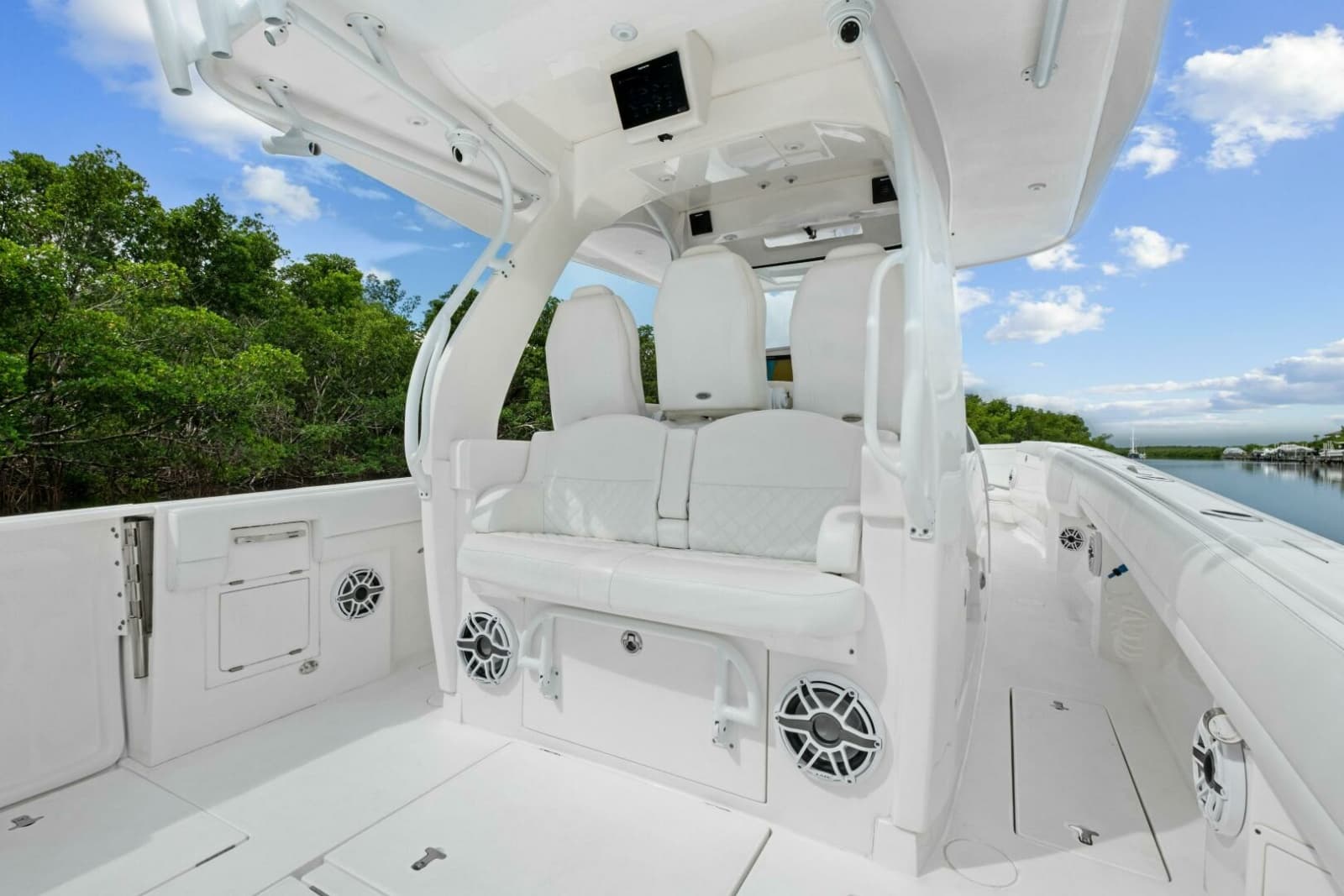 2020 Intrepid 407 Nomad SE - Photo 3