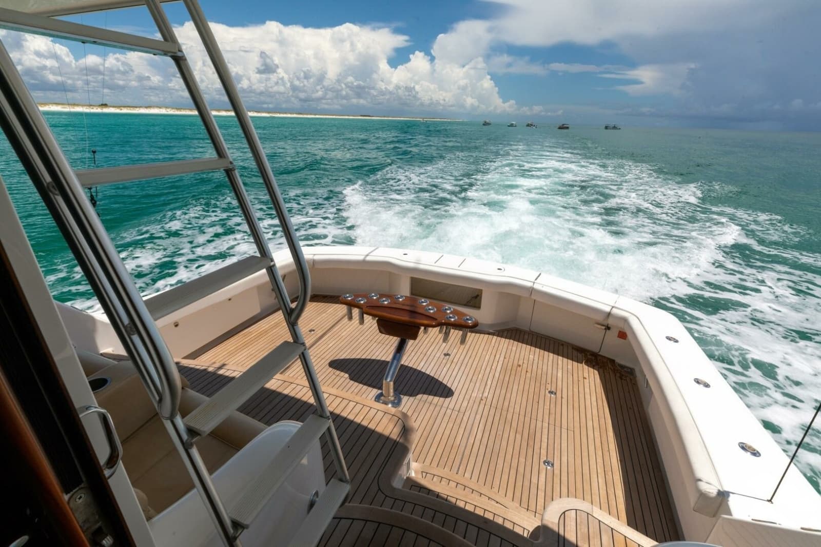 2015 Viking 70 Convertible - Photo 77