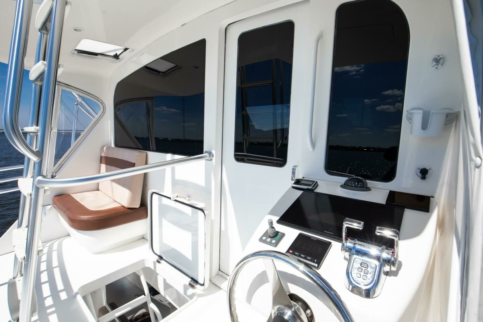 2009 Viking 64 Enclosed Bridge w/ Tower - Photo 11