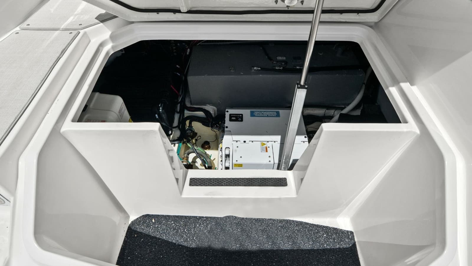 2025 Regal 38 XO - Photo 45