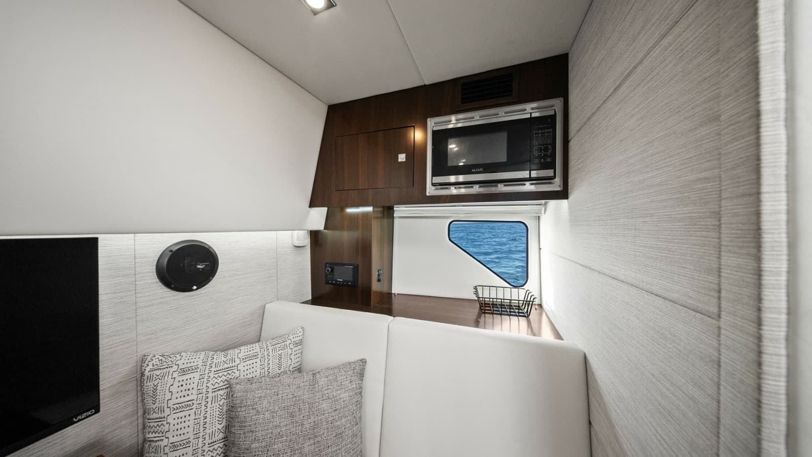 2022 Cruisers Yachts 34 GLS - Photo 35