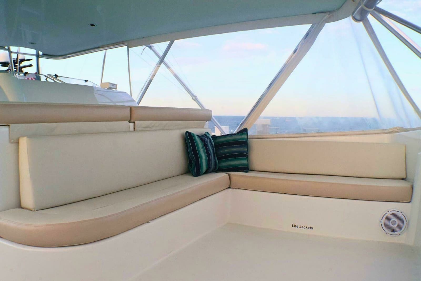 2001 Donzi 73 Sport Yacht - Photo 58
