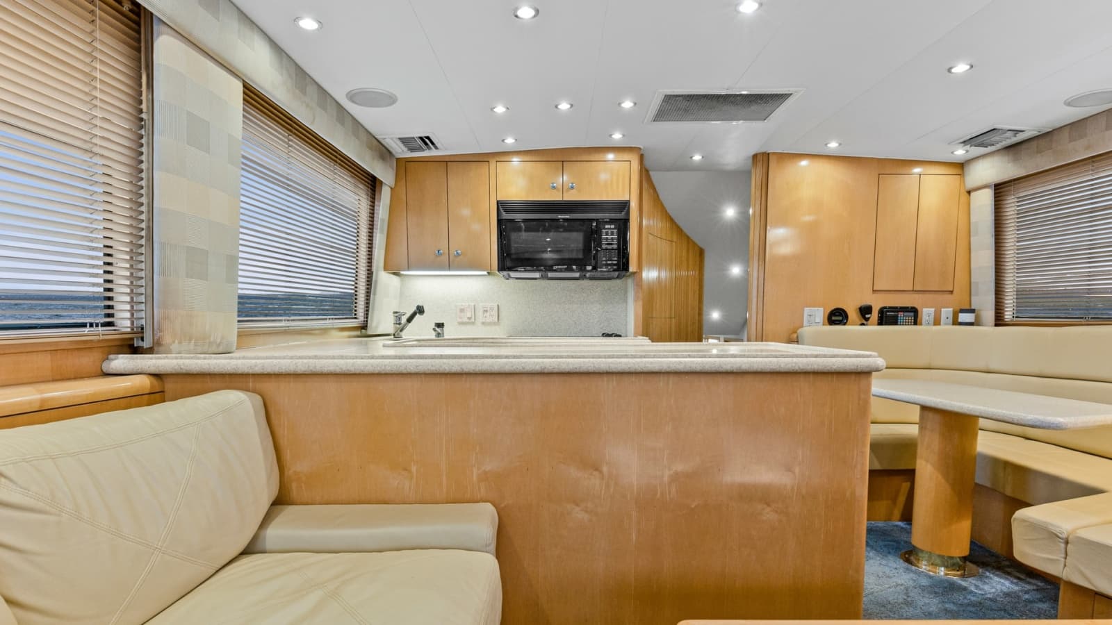 1999 Hatteras 60 Enclosed Bridge Convertible - Photo 6