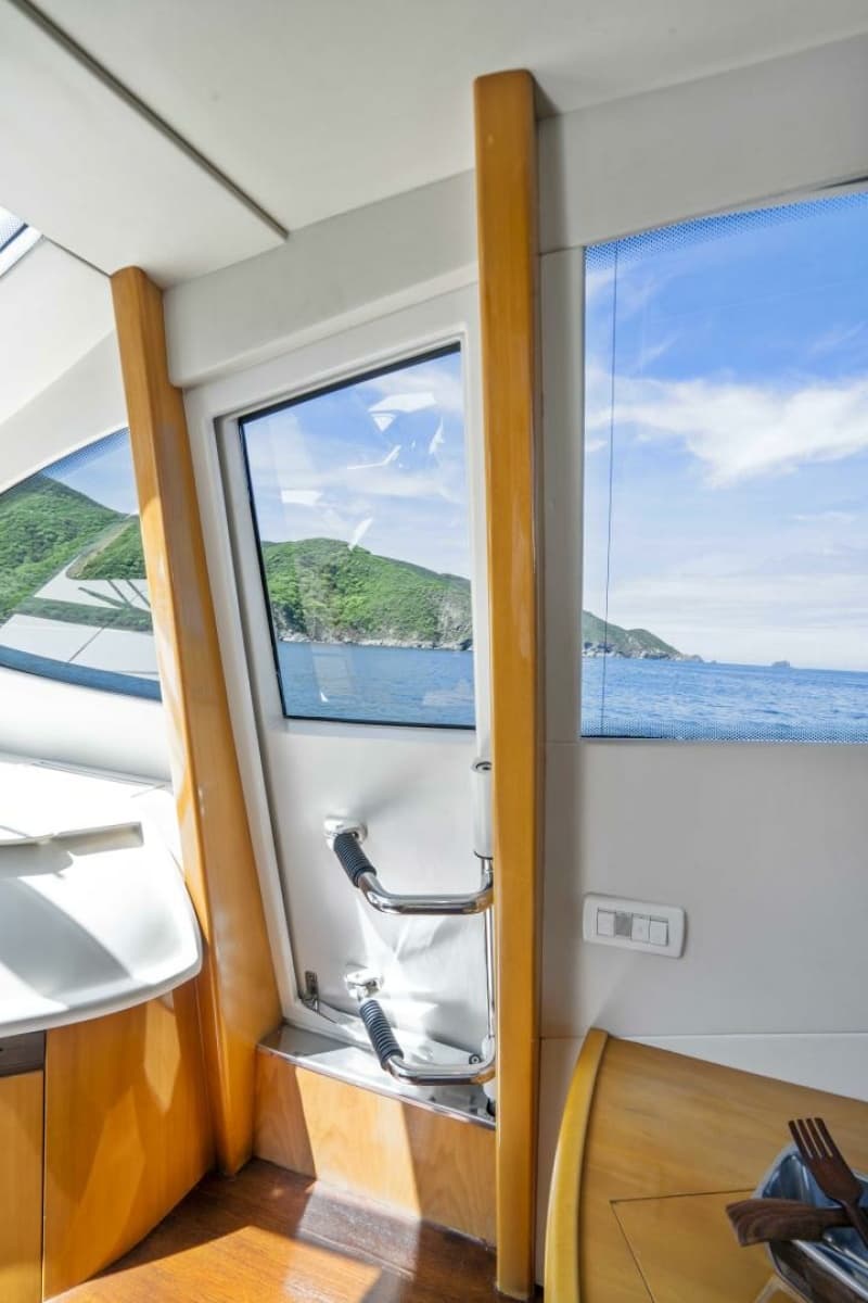 2005 Pershing 76 Motor Yacht - Photo 13