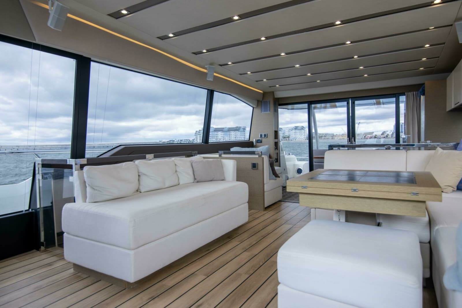 2018 Prestige 680 Flybridge - Photo 8