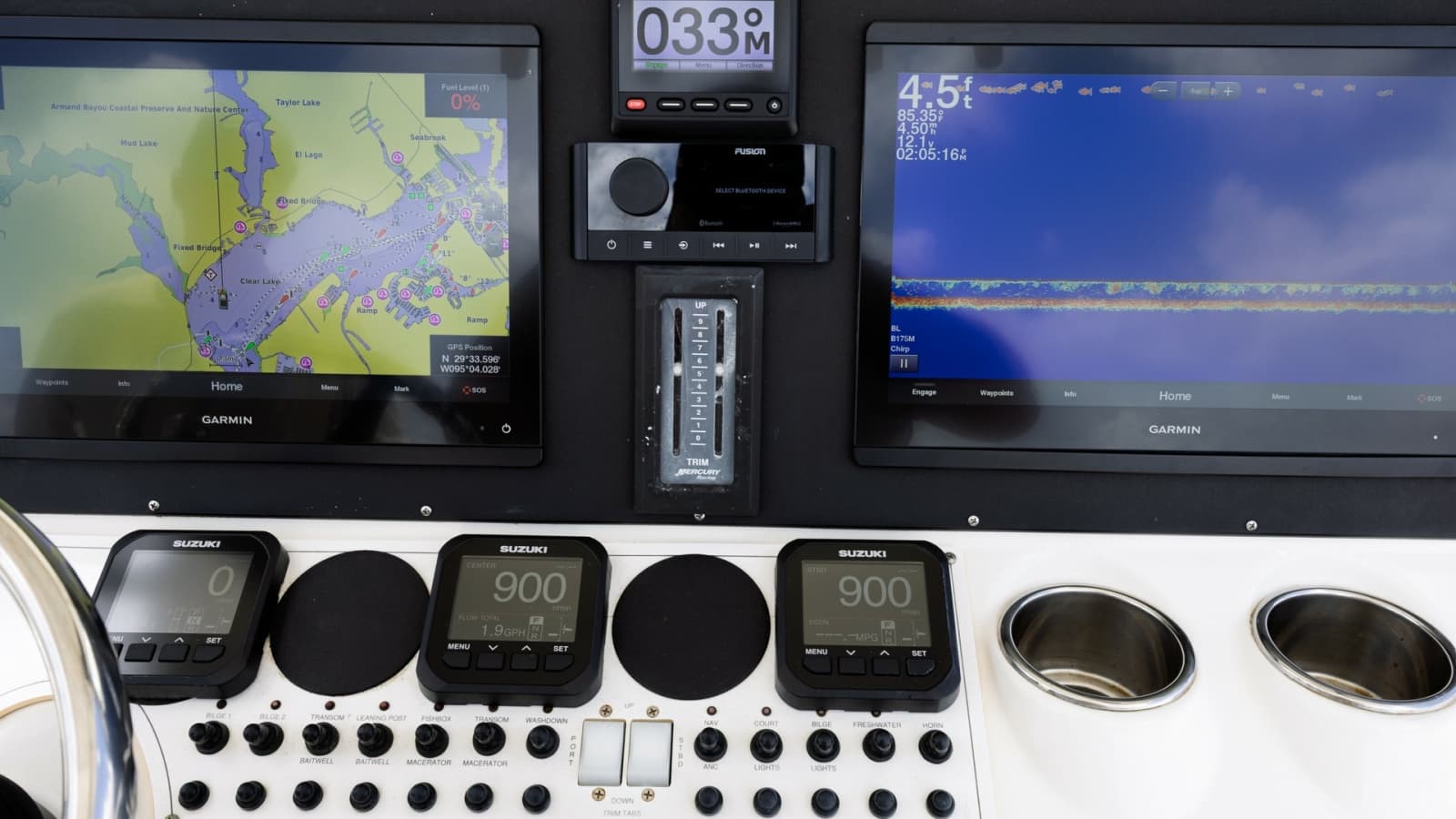 2005 Triton 351 Center Console - Photo 7