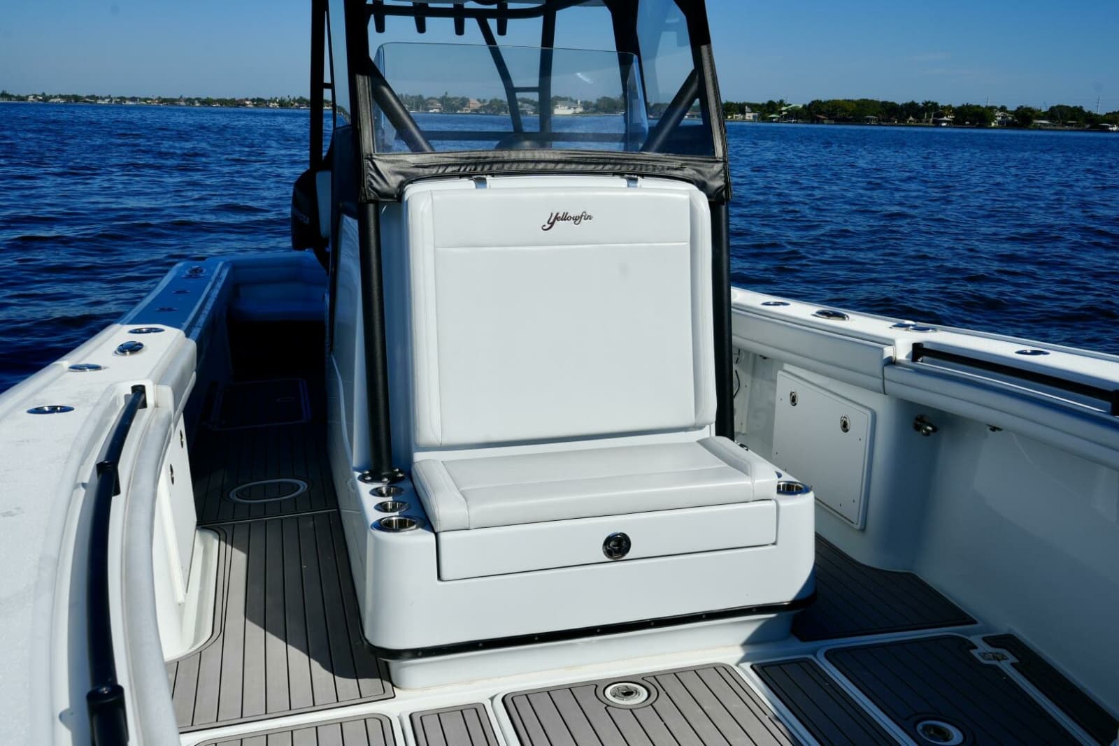 2023 Yellowfin 32 Offshore - Photo 15
