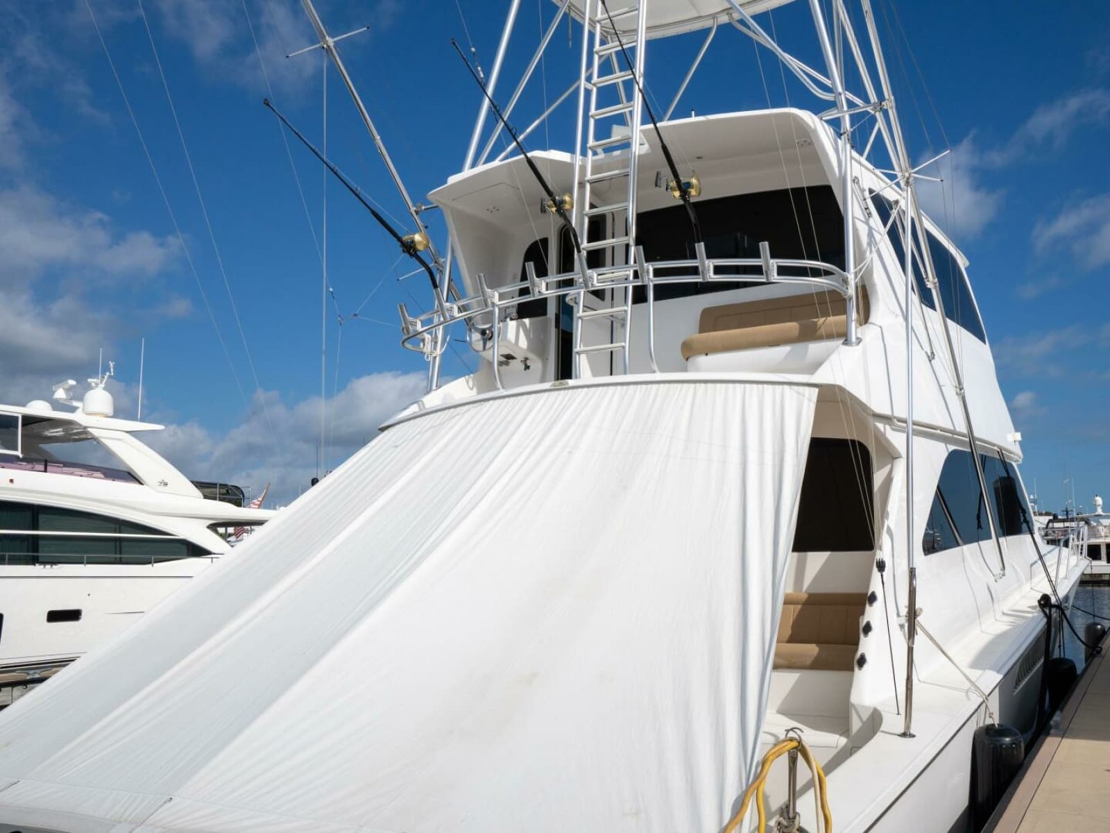 2005 Viking 74 Enclosed Bridge - Photo 3