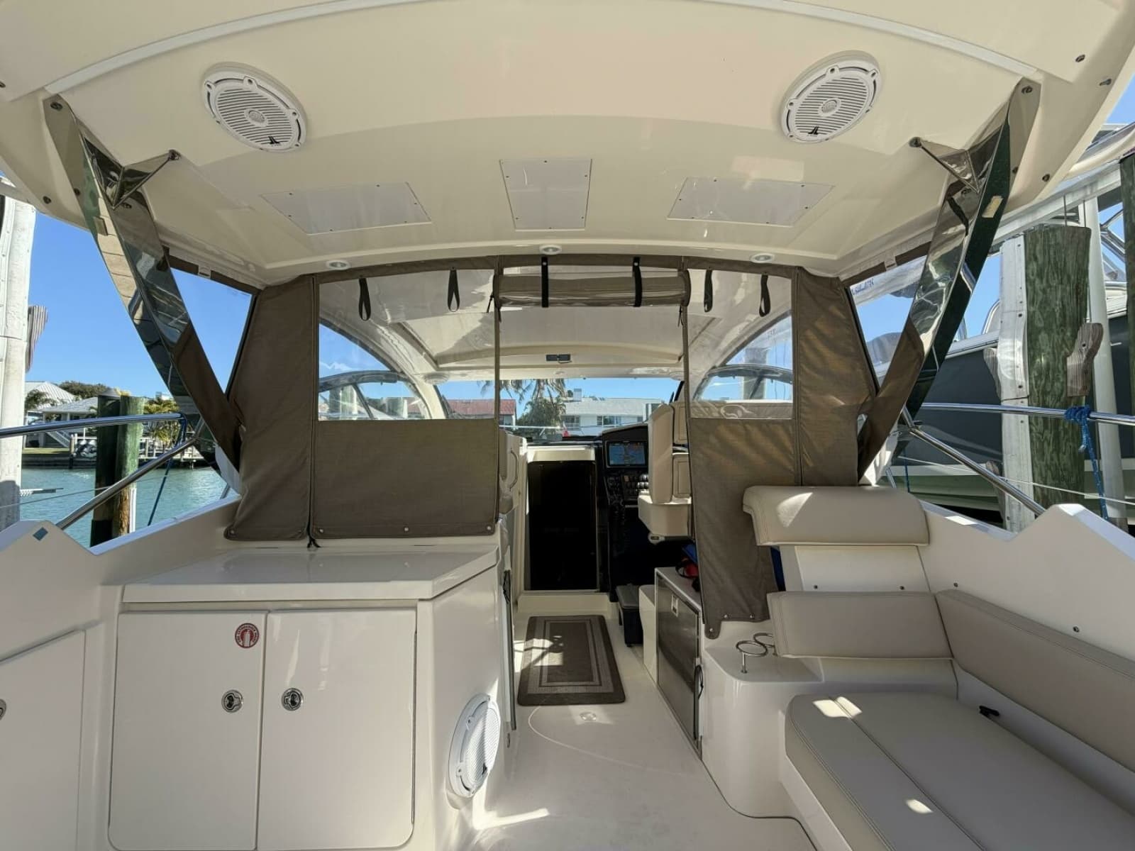2014 Pursuit SC 365i - Photo 6