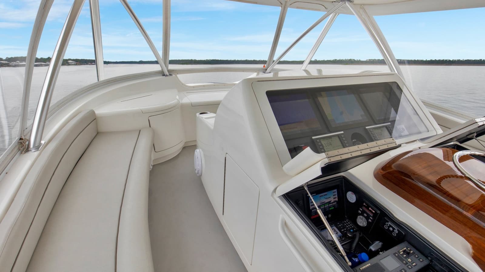 2020 Viking 68 Convertible - Photo 29