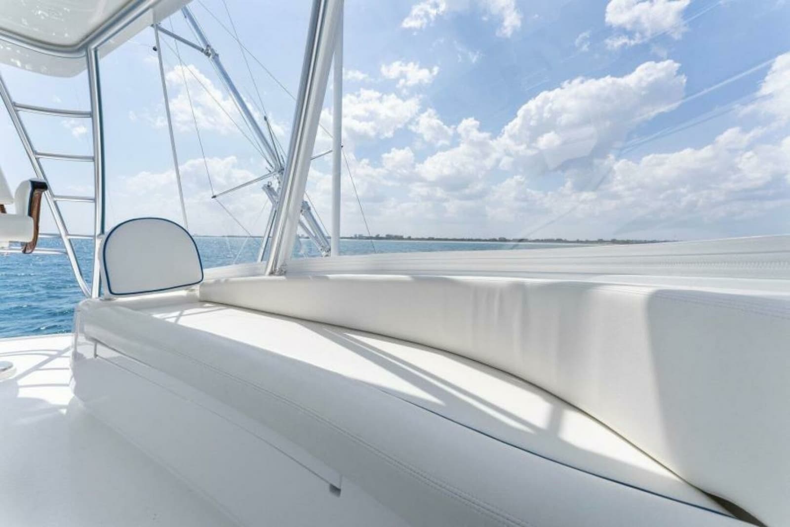 2021 Viking 54 Convertible - Photo 41